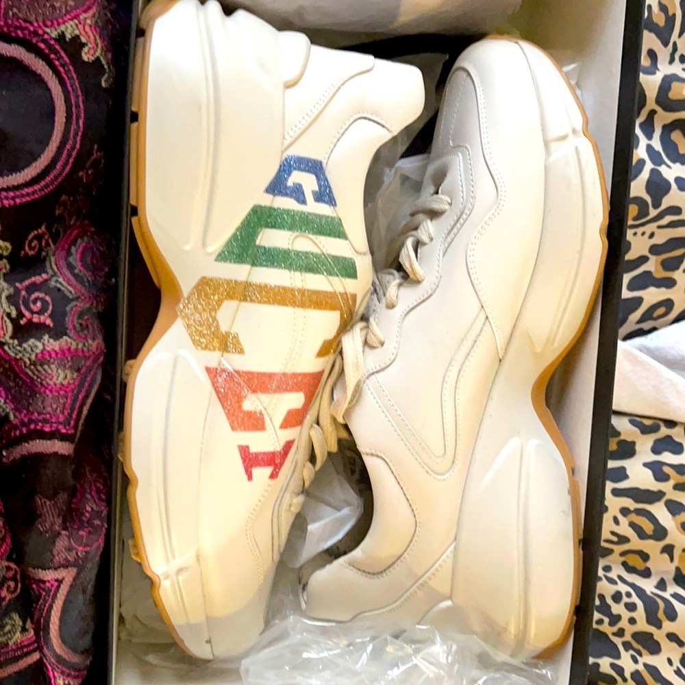 Women Gucci sneakers